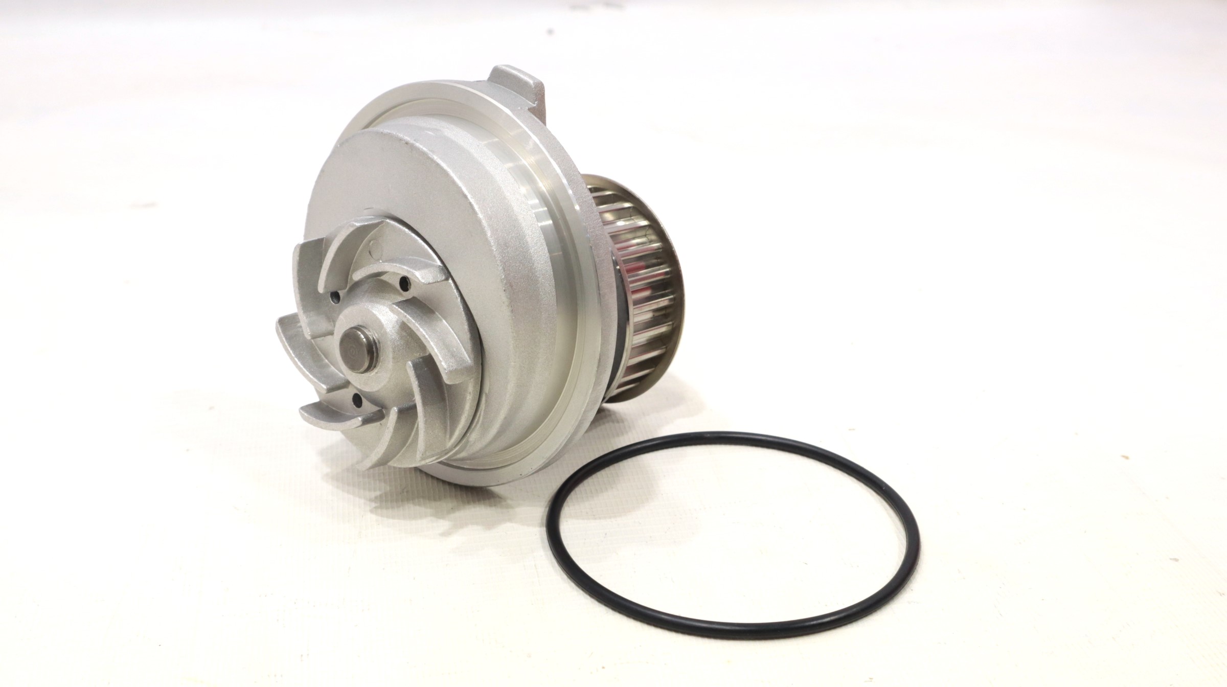 Насос водяной OPEL ASTRA/OMEGA/VECTRA 86- TATSUMI